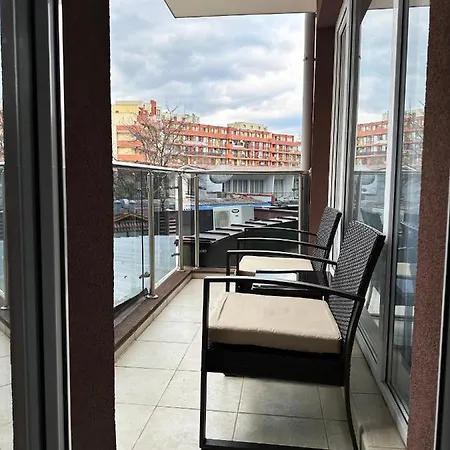 Apartamento Admiral Plaza , Large Swimming Pool , 5 Min Walking To The *